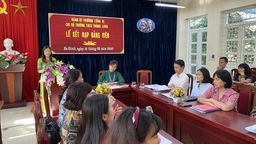 Lễ kết nạp đảng viên - một ngày vui của Chi bộ