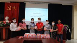 “Trao yêu thương – đẩy lùi Covid”