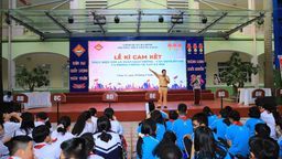 Lễ kí cam kết thực hiện TTATGT - Phòng chống dịch bệnh - TNXH
