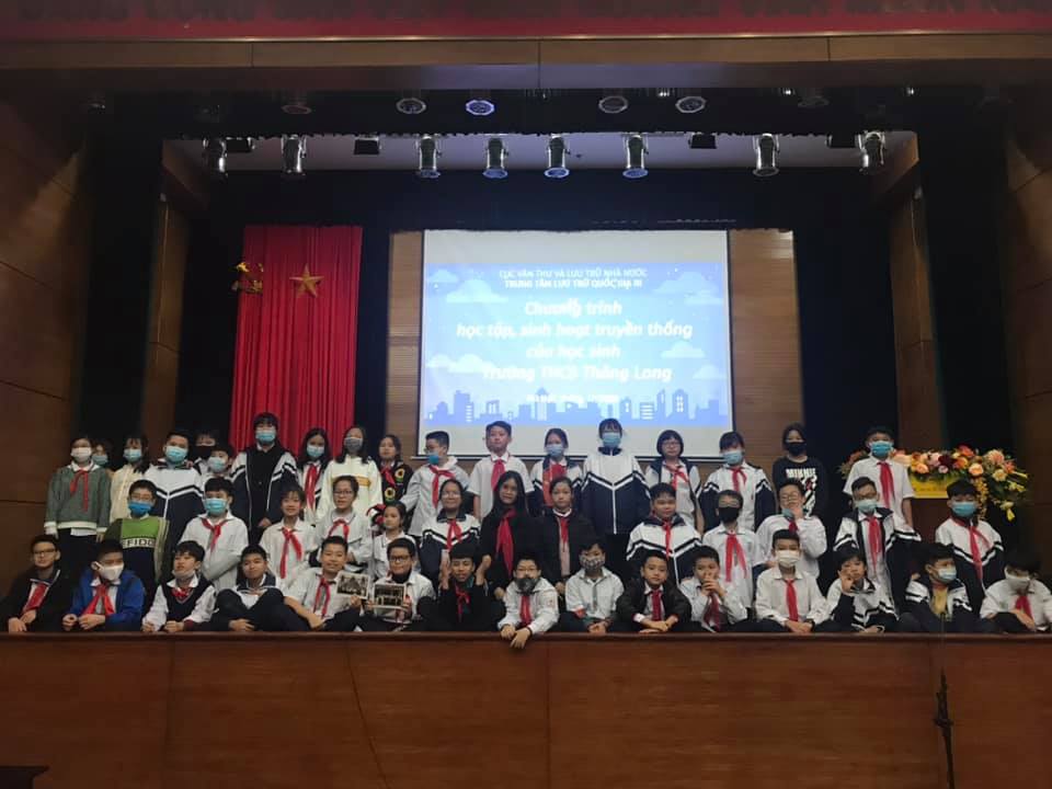 Sinh hoạt truyền thống của học sinh trường  THCS Thăng Long - Học để tìm về nguồn cội!
