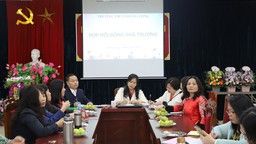 Buổi họp hội đồng sư phạm đặc biệt