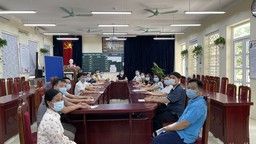 Tổ Văn phòng và buổi họp cuối năm đặc biệt