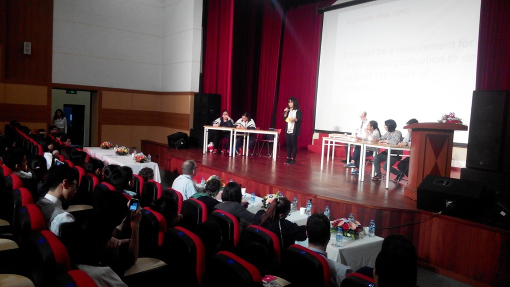 Học sinh Thăng Long tham gia thi Hùng biện Tiếng Anh