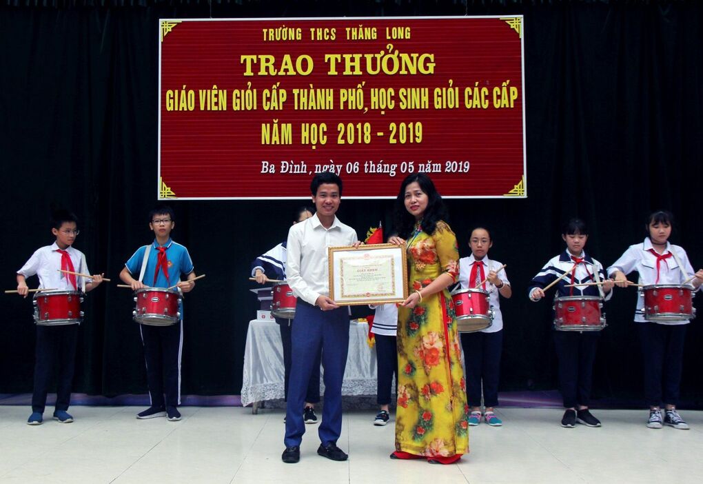 LỄ TRAO GIẢI GIÁO VIÊN GIỎI THÀNH PHỐ VÀ HỌC SINH GIỎI CÁC CẤP