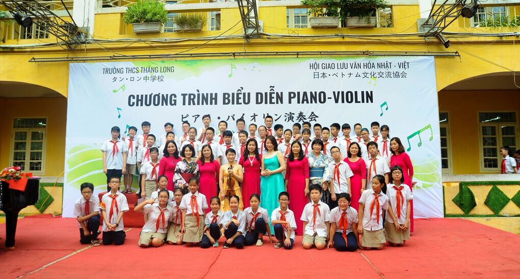 Hình như hôm qua tôi mới vào lớp 6