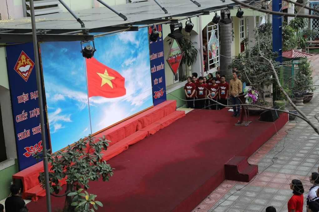 SINH HOẠT DƯỚI CỜ THÁNG 1