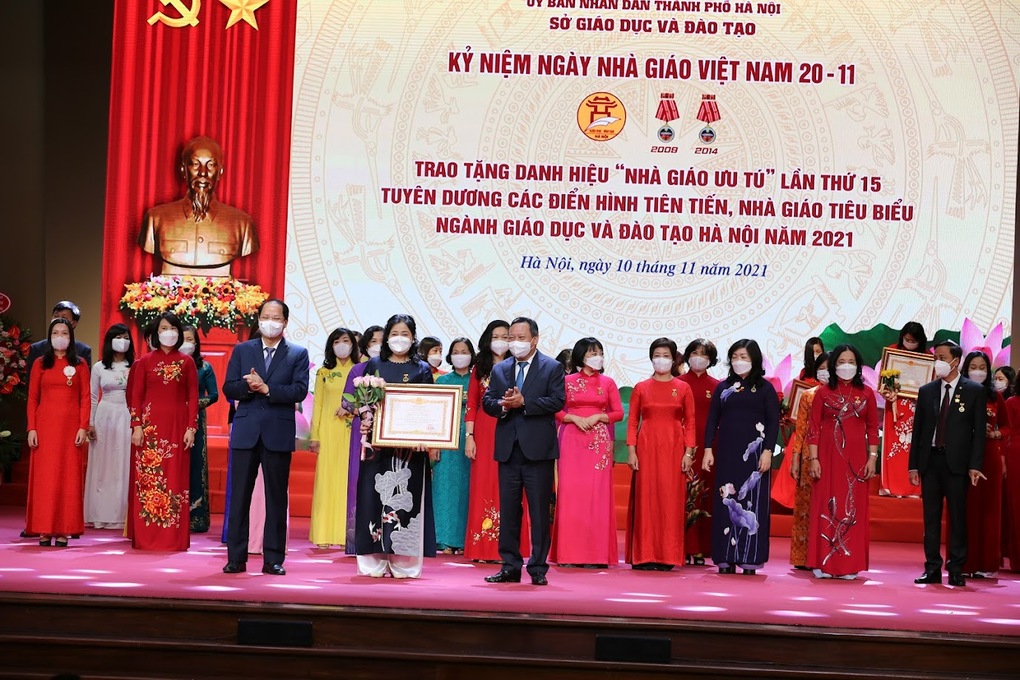 Cô Hiệu trưởng Nguyễn Thanh Hà - Thuyền trưởng khéo léo và bản lĩnh