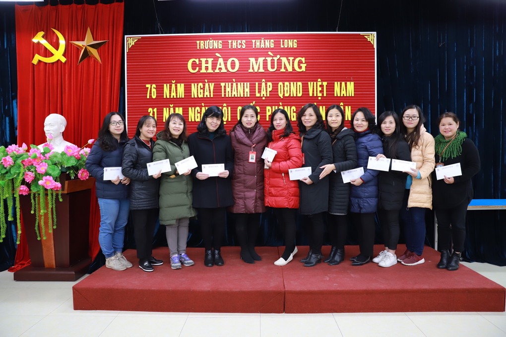 Chào mừng Ngày thành lập Quân đội nhân dân Việt Nam