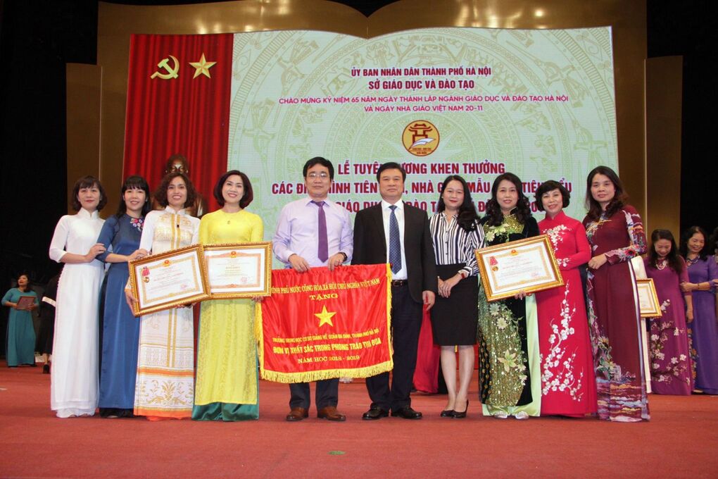 TUYÊN DƯƠNG CÁC ĐIỂN HÌNH TIÊN TIẾN, NHÀ GIÁO MẪU MỰC TIÊU BIỂU THỦ ĐÔ NĂM 2019