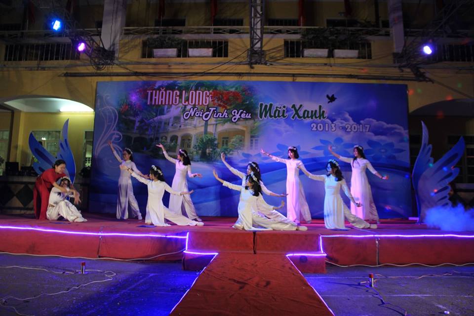 Thăng Long - Nơi tình yêu mãi xanh