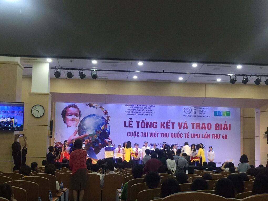 LỄ TRAO GIẢI UPU LẦN THỨ 48