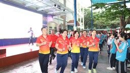 Khỏe để học tập, lao động và kiến thiết đất nước!