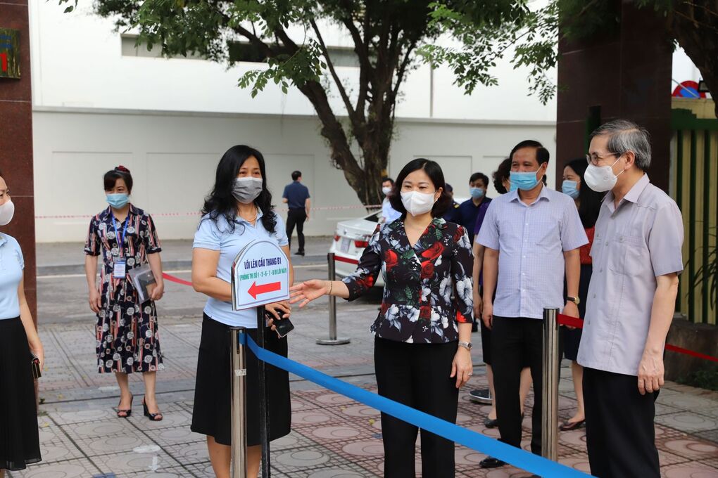 Trường THCS Thăng Long đón đoàn kiểm tra, sẵn sàng cho kì thi vào lớp 10 năm học 2021-2022
