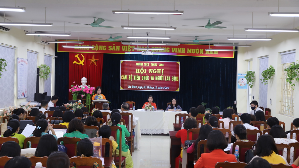 Hội nghị cán bộ, viên chức, người lao động trường THCS Thăng Long năm học 2022 - 2023