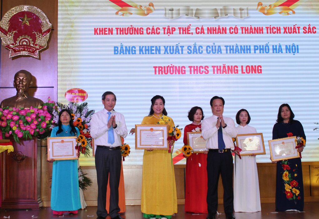 Tháng 11 – tháng của những niềm vui và hi vọng