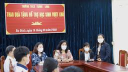 Trao gửi yêu thương
