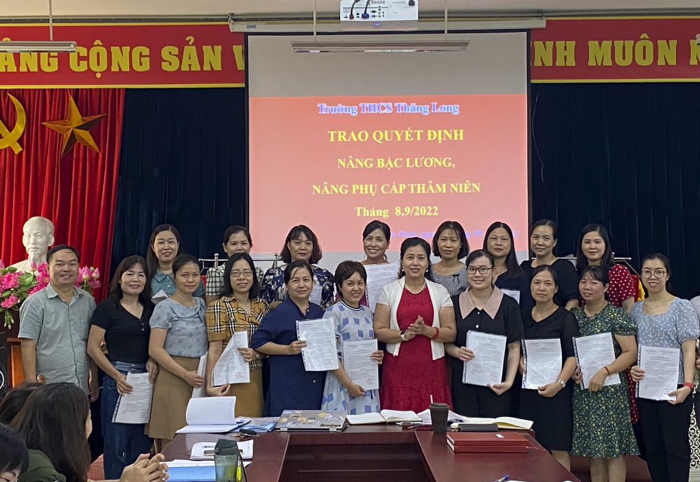 Họp hội đồng sư phạm chuẩn bị năm học mới 2022-2023