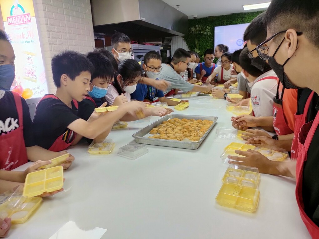 Trải nghiệm làm bánh trung thu tuyệt vời