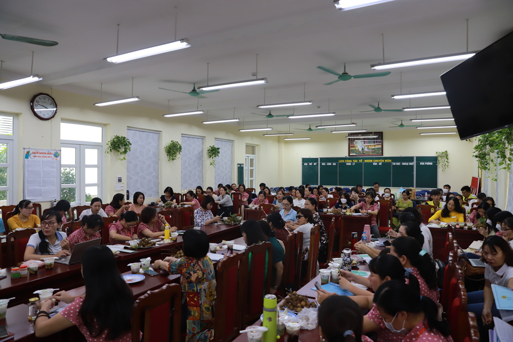 Họp hội đồng tháng 9