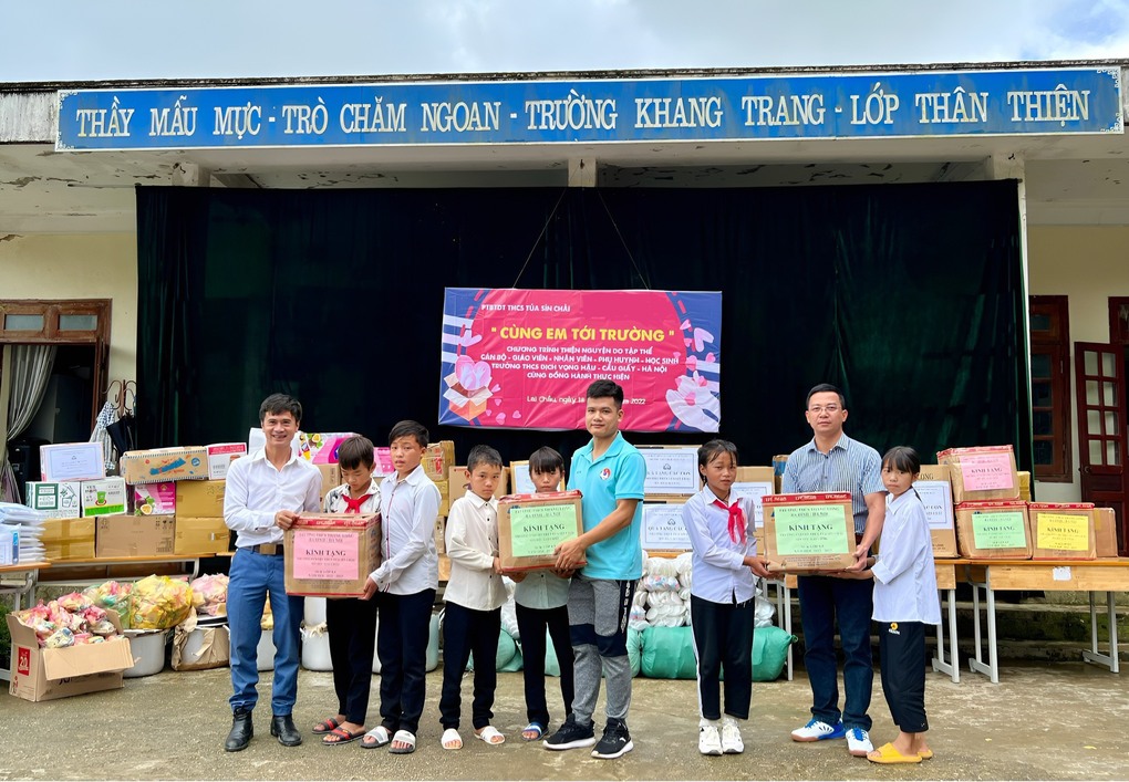 Kỉ niệm chuyến đi thiện nguyện Sìn Hồ- Lai Châu  Một hành trình ý nghĩa.