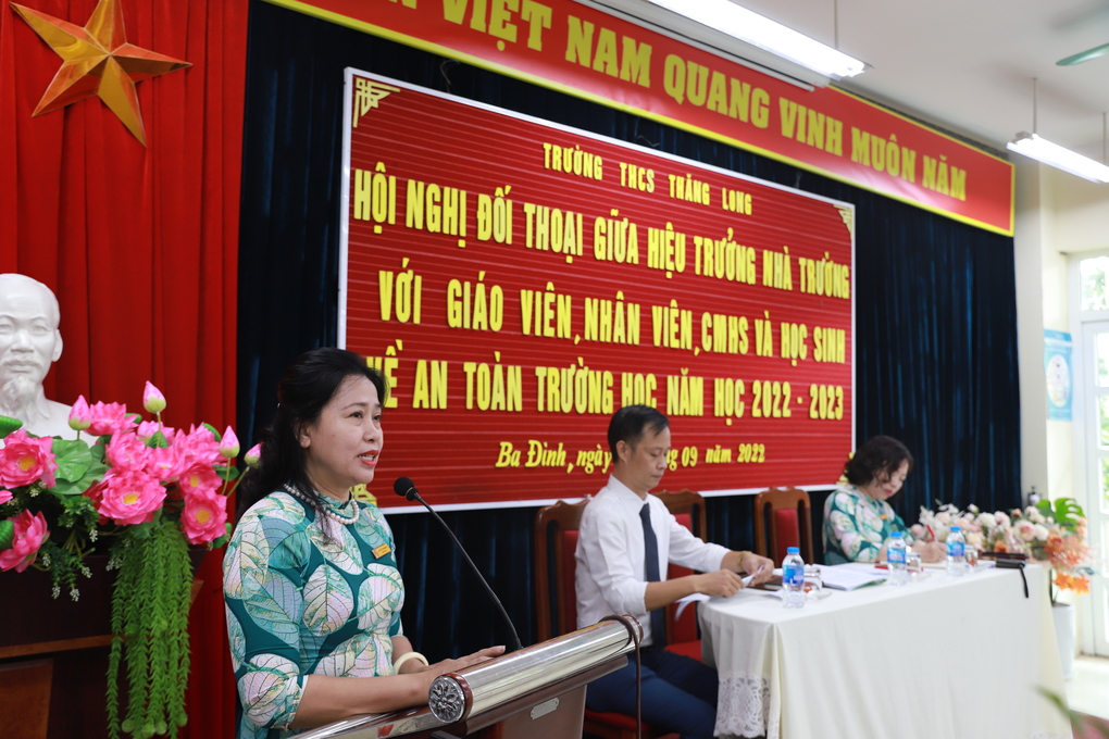 Hội nghị tiếp xúc, đối thoại giữa Hiệu trưởng nhà trường với CBGV, nhân viên, CMHS và học sinh về: “ An toàn trường học"