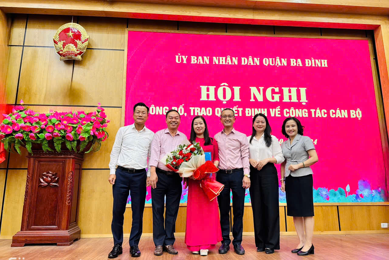 Hội nghị công bố, trao quyết định về công tác cán bộ