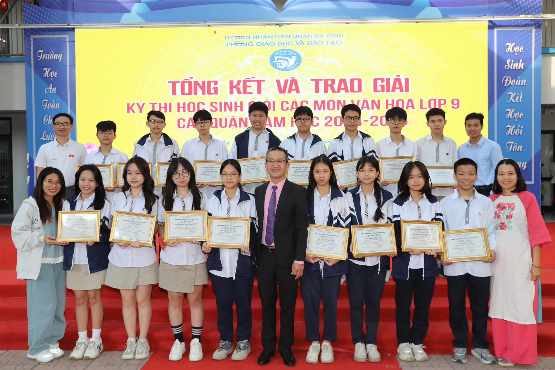 Lễ trao giải Học Sinh Giỏi Quận