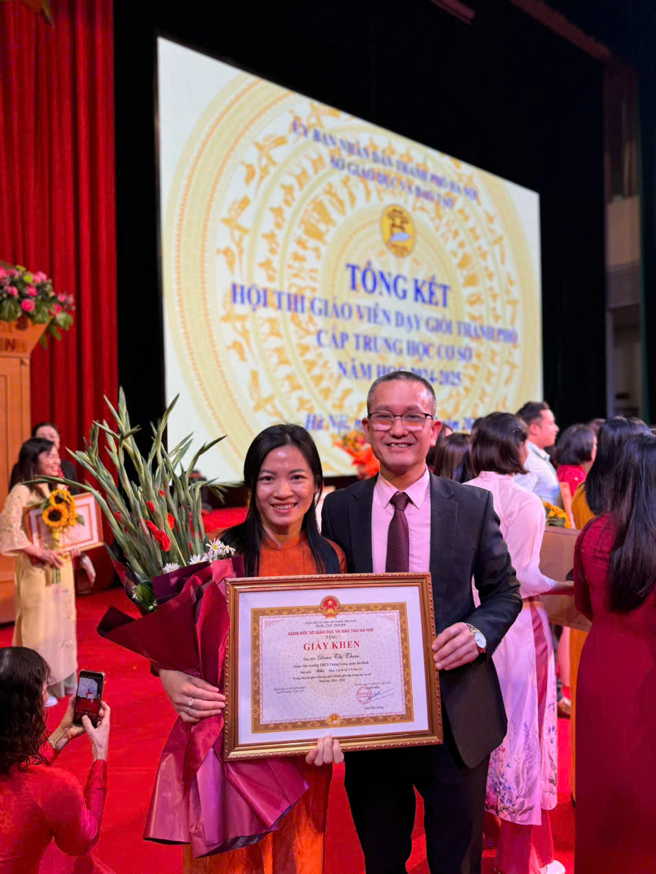 Lan tỏa niềm vui tháng 11