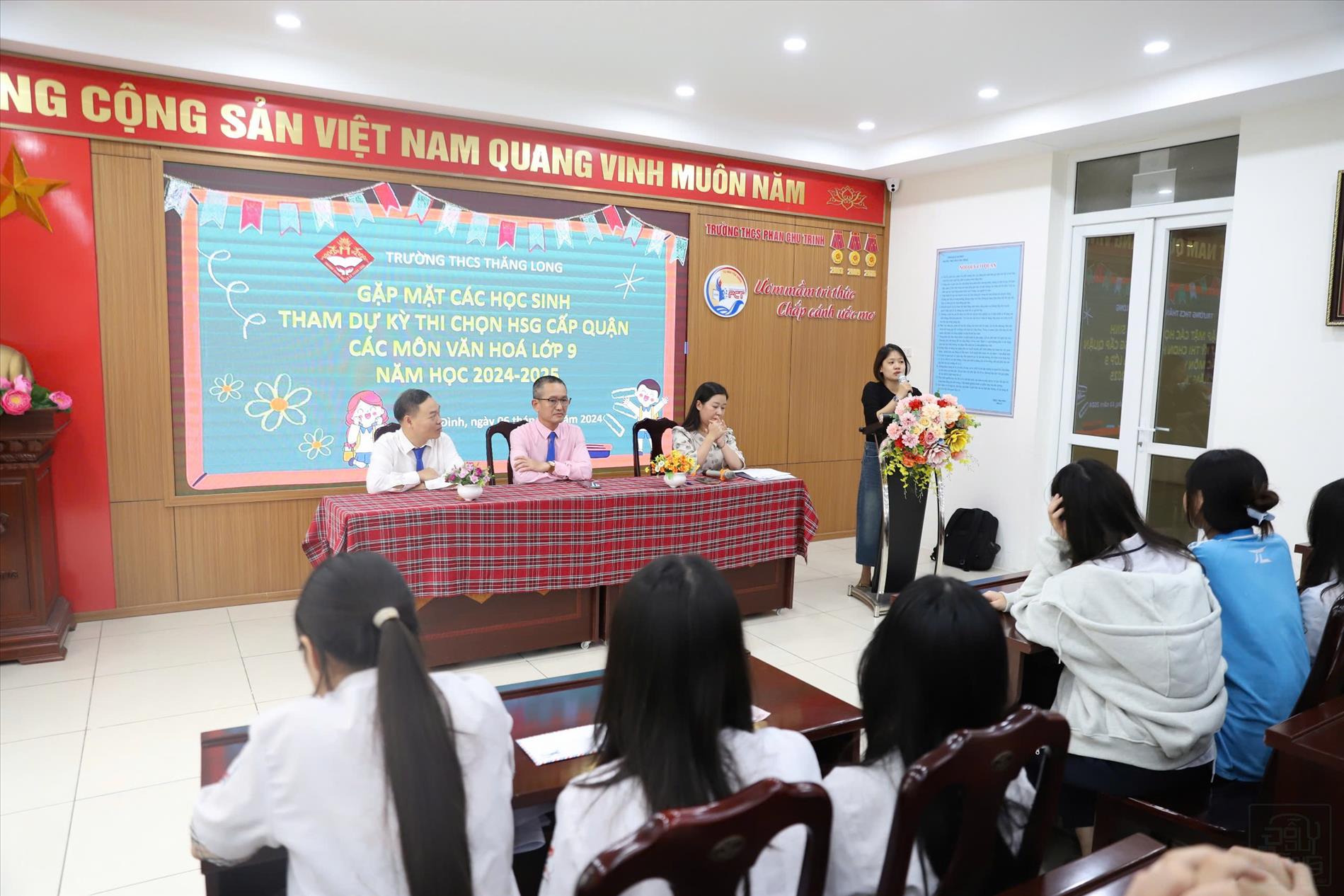 Gặp mặt đội tuyển học sinh giỏi “Tin tưởng – Hi vọng – Chiến thắng”