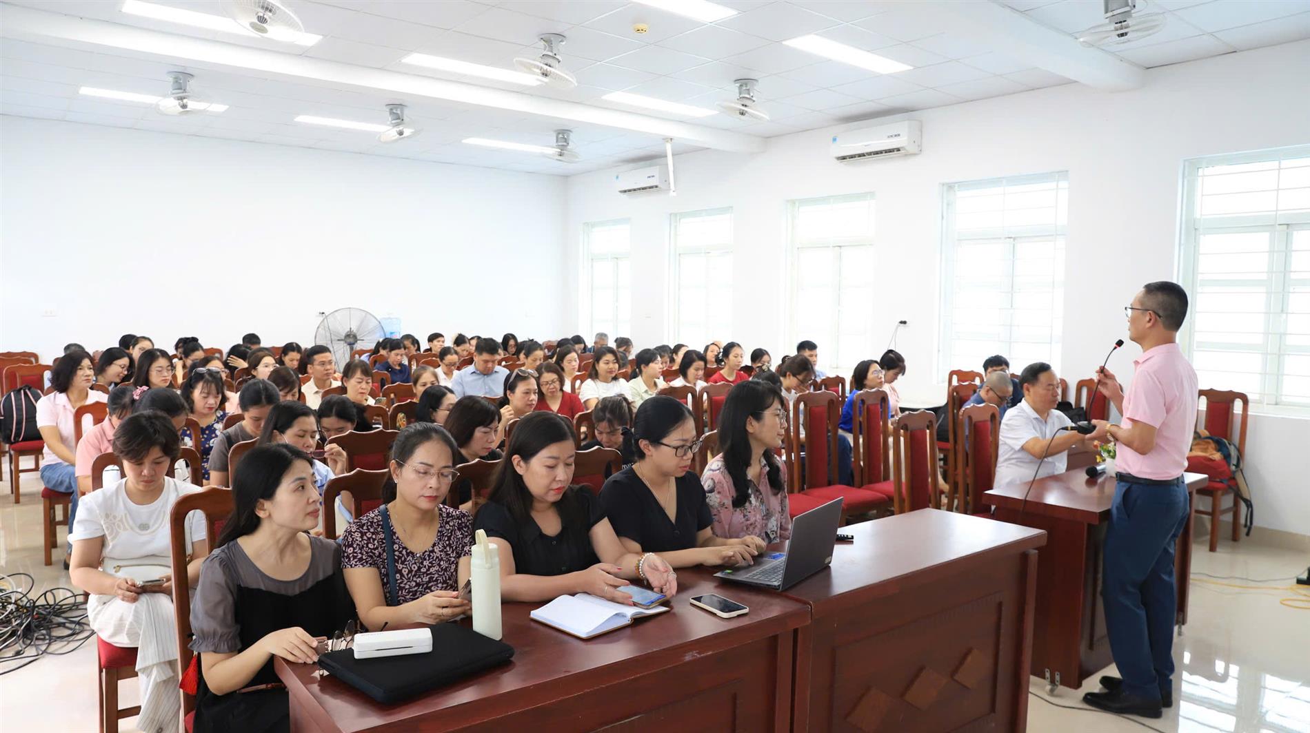 Trường THCS Thăng Long hướng tới xây dựng trường học hạnh phúc từ quản lý lớp học hiệu quả