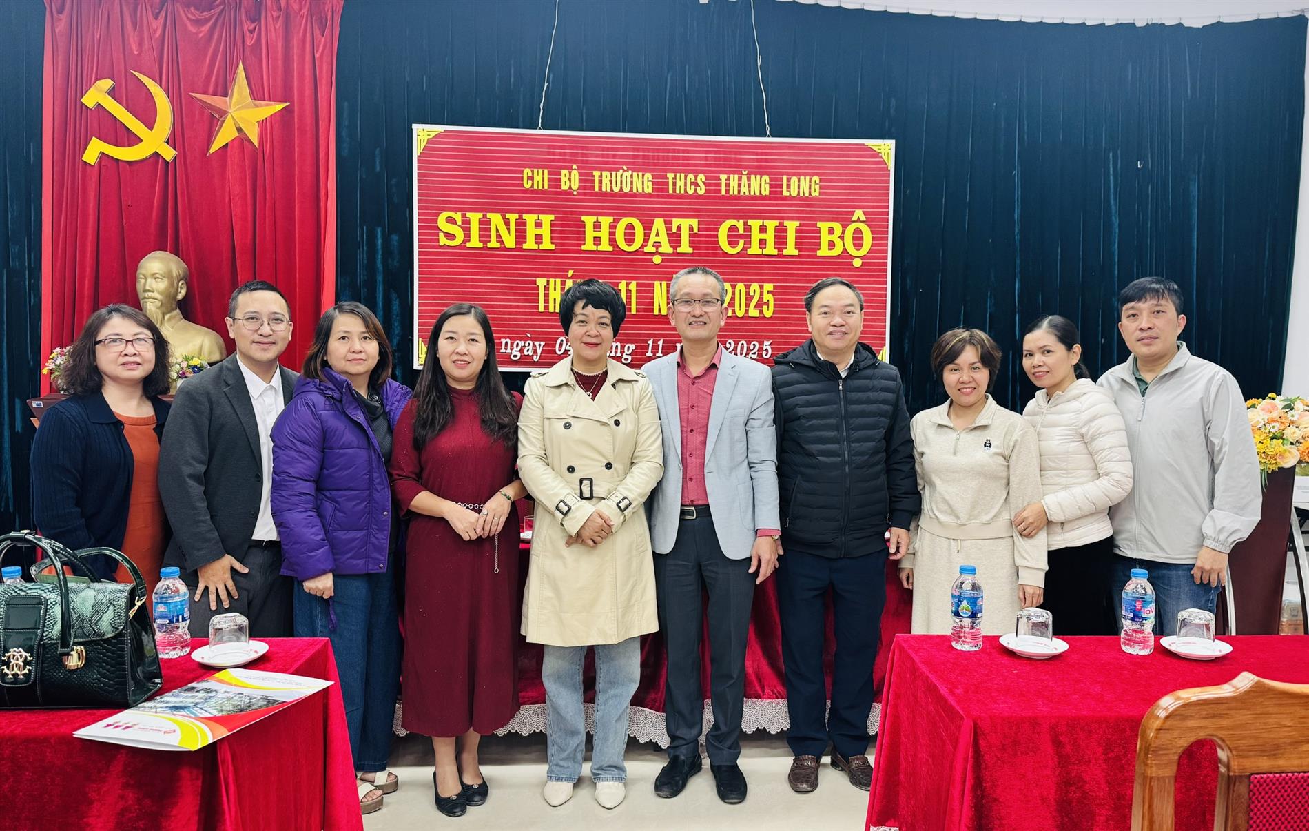 “Đoàn kết – Trách nhiệm – Sáng tạo” - Dấu ấn sinh hoạt Chi bộ tháng 11  tại THCS Thăng Long