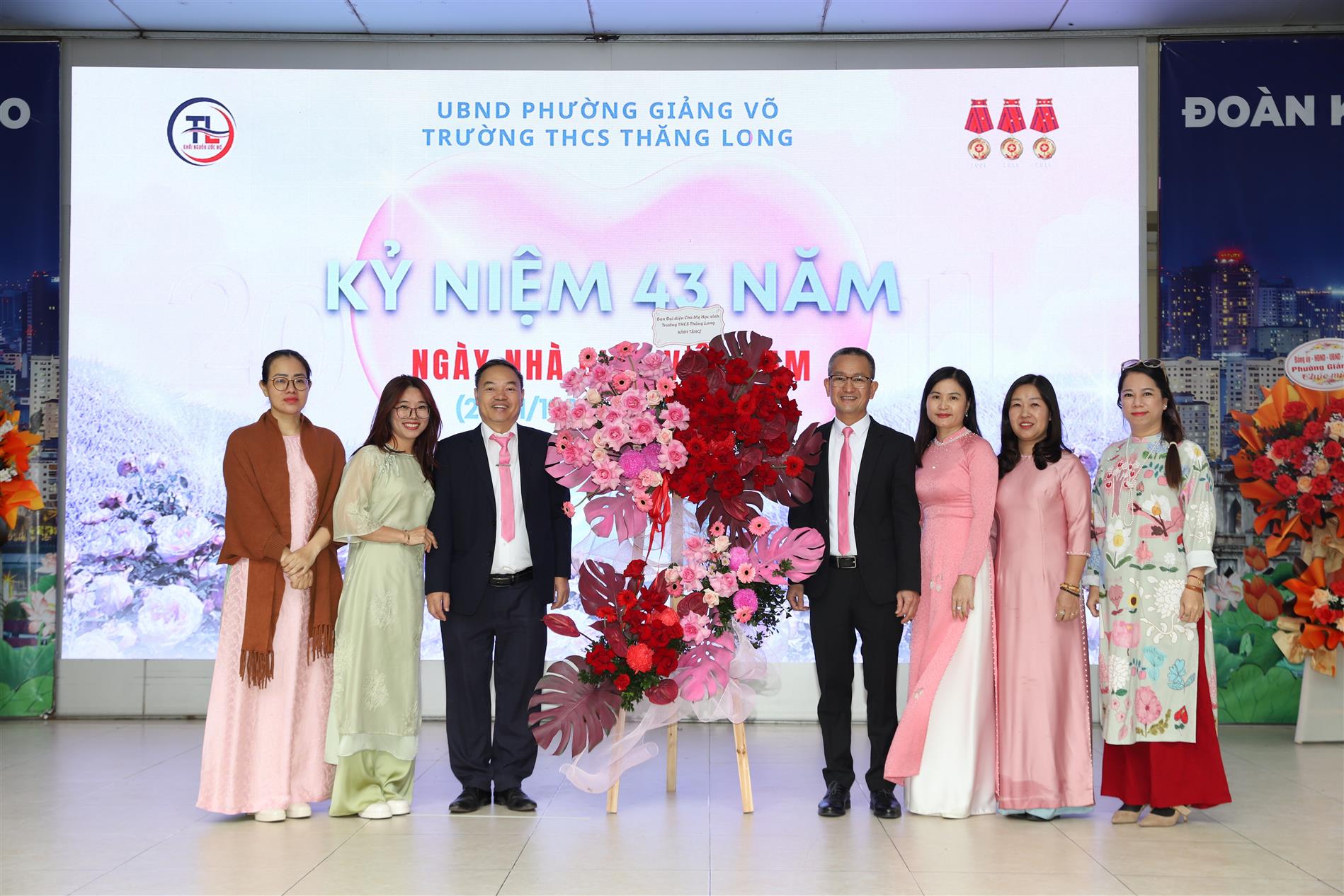 Dấu ấn 20/11: Thầy trò THCS Thăng Long viết tiếp hành trình tôn sư trọng đạo