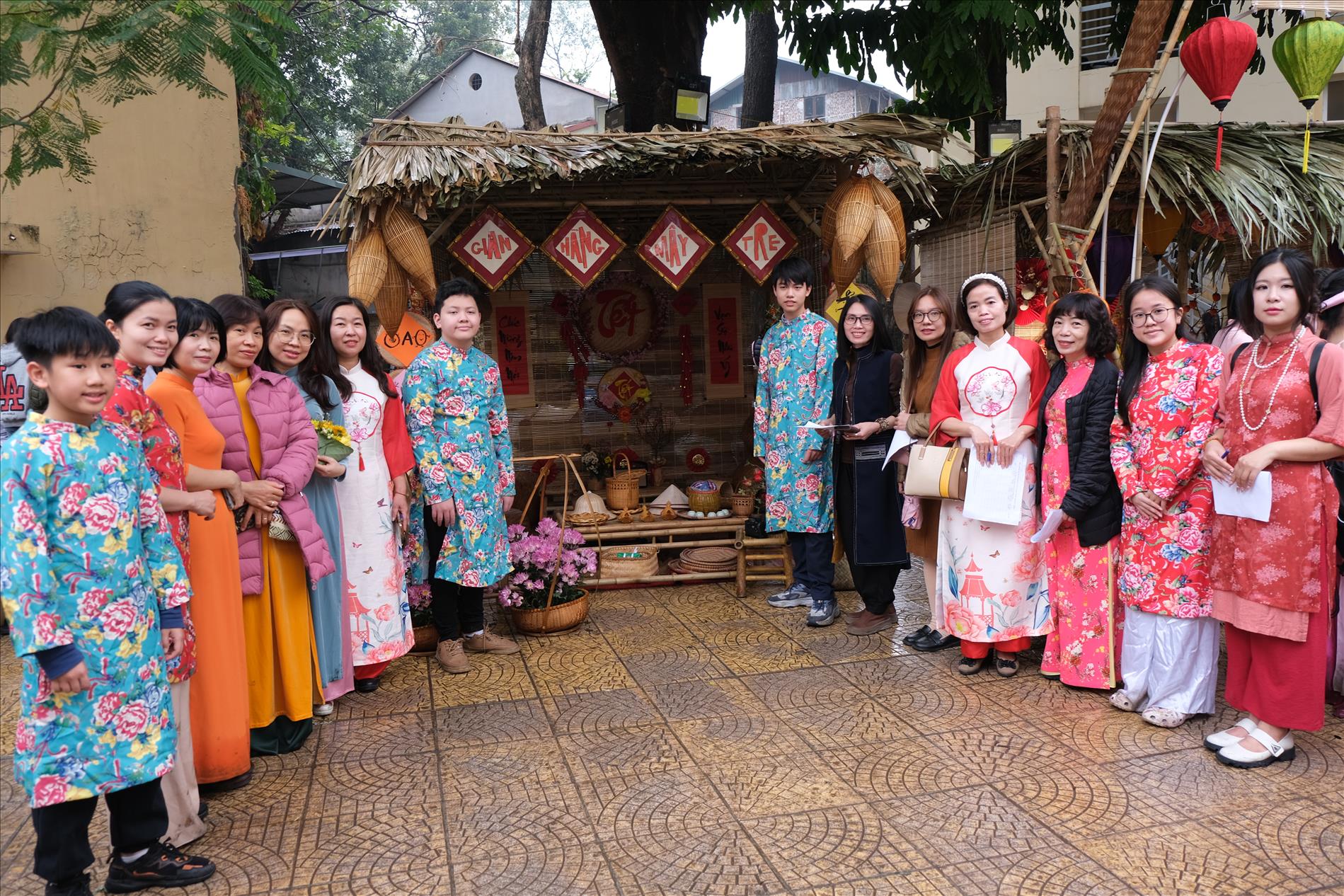 Cùng đón mùa xuân