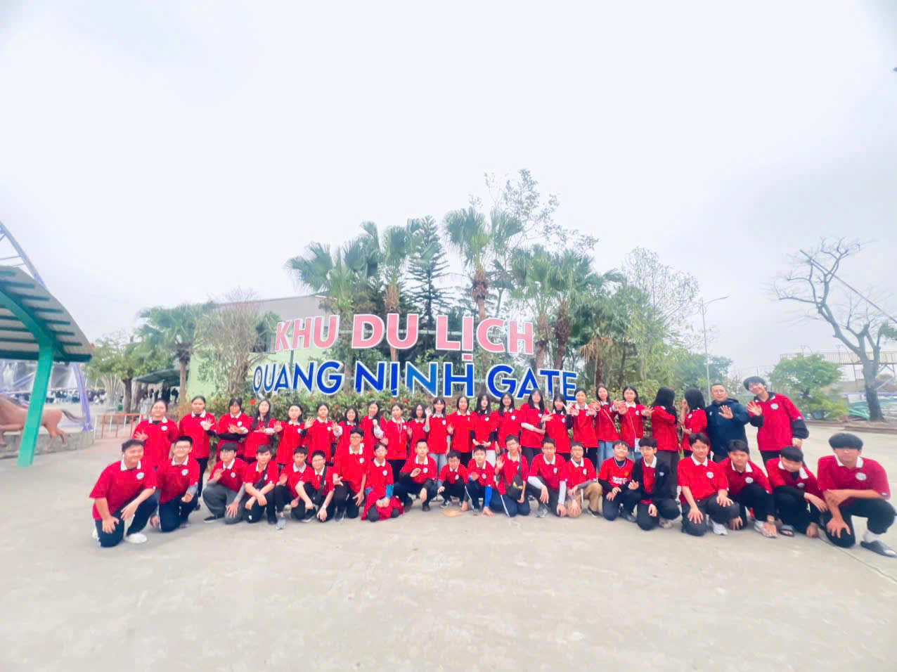 Những kỉ niệm đẹp về chuyến tham quan của trường tôi-Quảng Ninh Gate