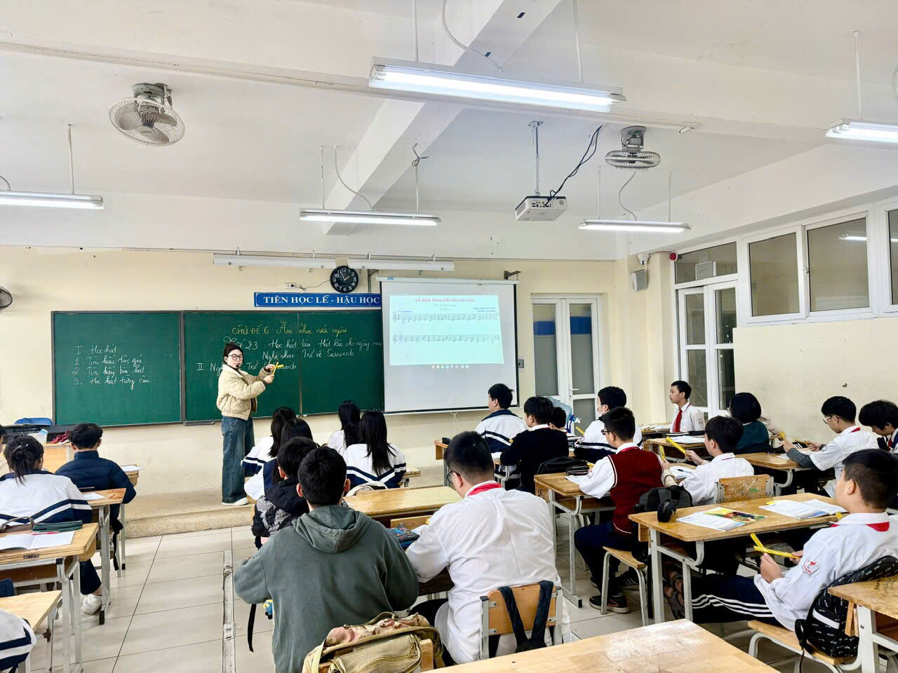 Tiết dạy Chuyên đề - Hội giảng bộ môn Âm nhạc lớp 8  trường THCS Thăng Long