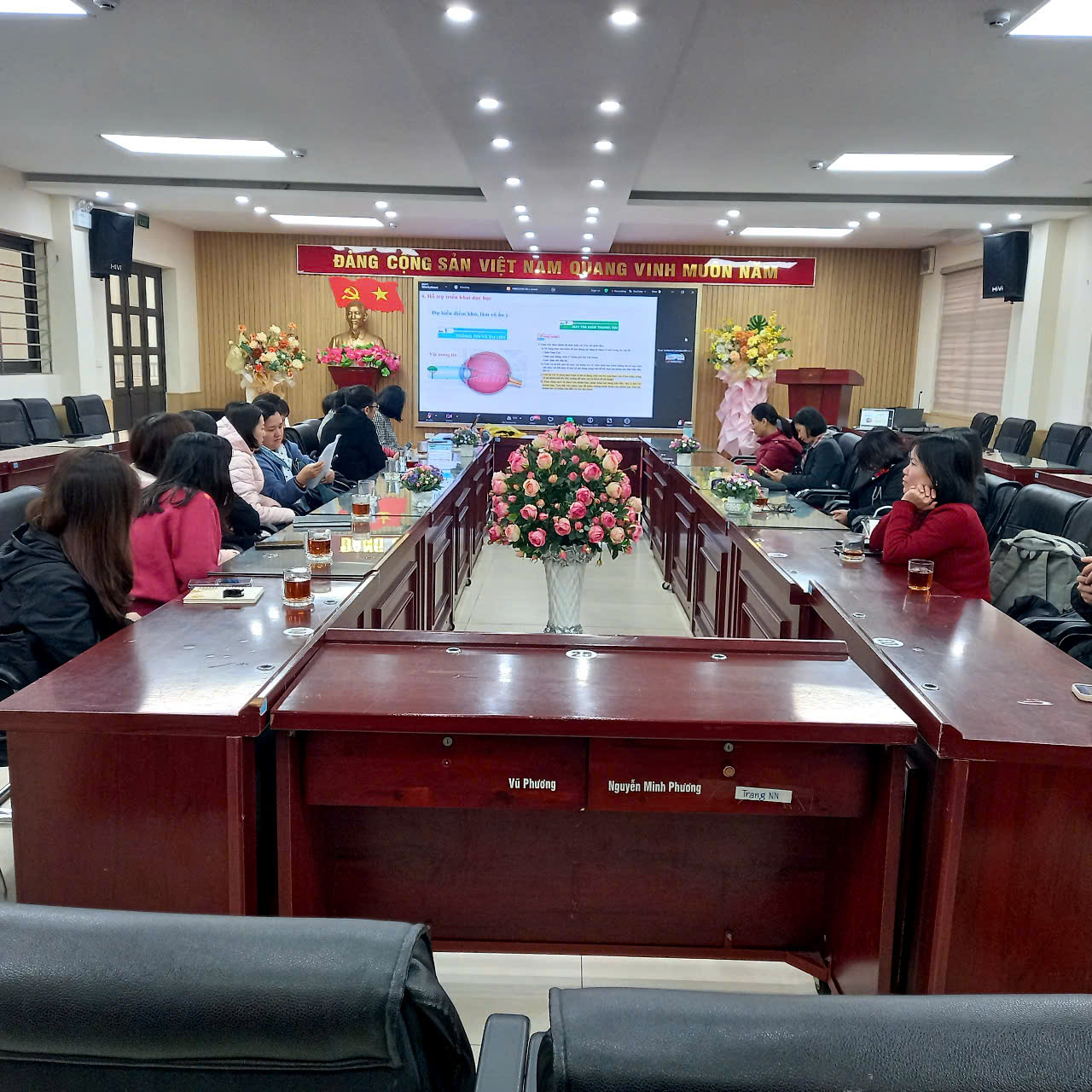 Cảm nhận về hội nghị trực tuyến giới thiệu sách giáo khoa Tin Học lớp 6 - Bộ Chân Trời Sáng Tạo