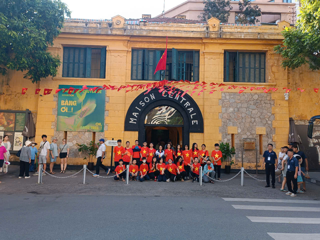 Biết ơn lịch sử hào hung – đề cao lao động vinh quang