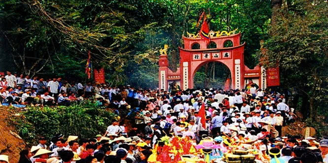Tuổi trẻ hôm nay hướng về nguồn cội