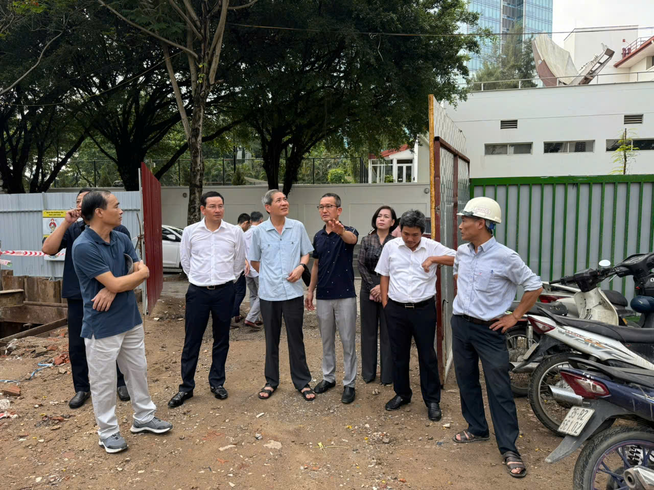 Lãnh đạo Quận Ba Đình kiểm tra tiến độ xây dựng Trường THCS Thăng Long