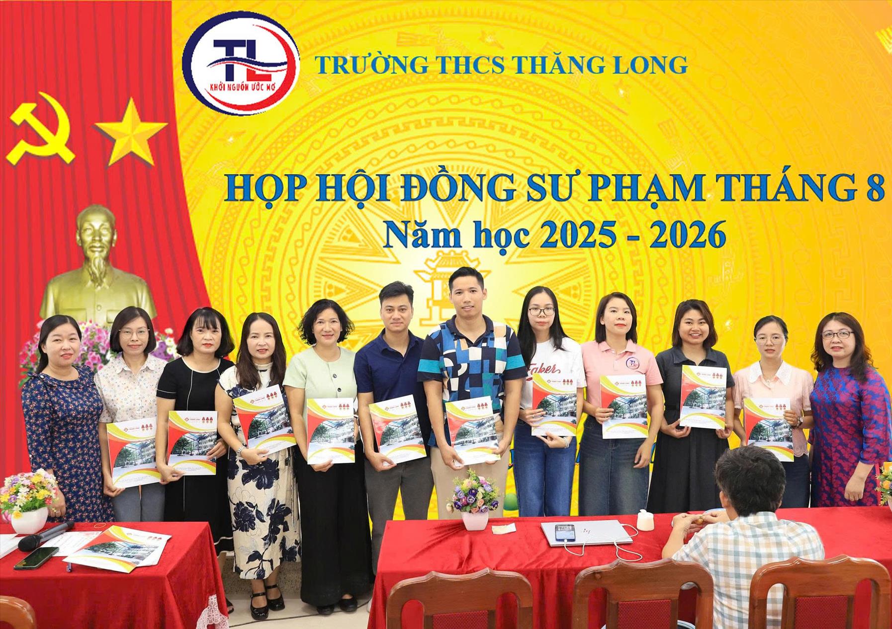 Trường THCS Thăng Long họp Hội đồng Sư phạm: Sẵn sàng cho năm học mới 2025–2026