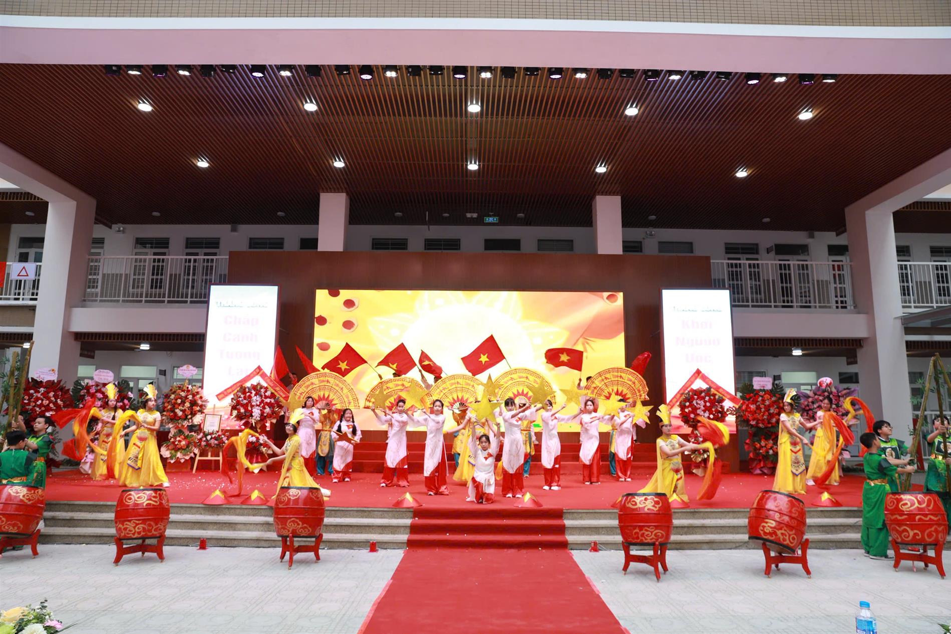 Tiết mục văn nghệ đầy màu sắc của tập thể lớp 7A4