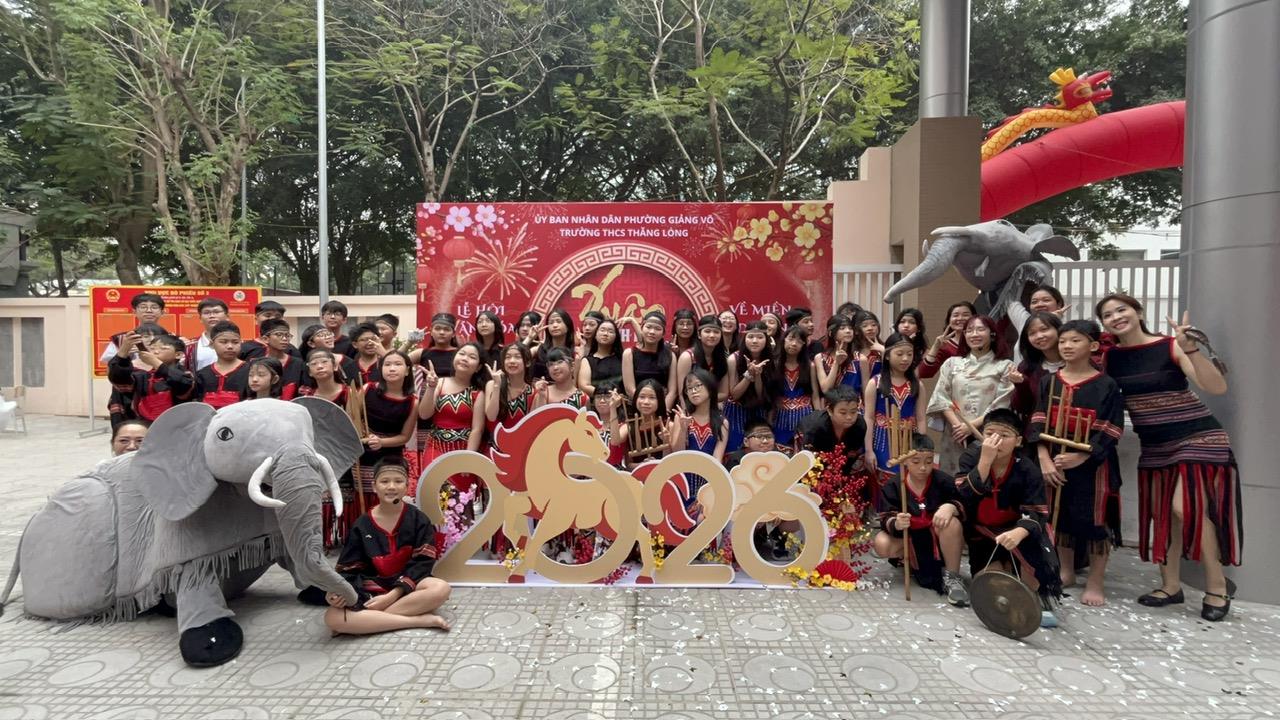 Về miền di sản cùng tập thể lớp 6A2