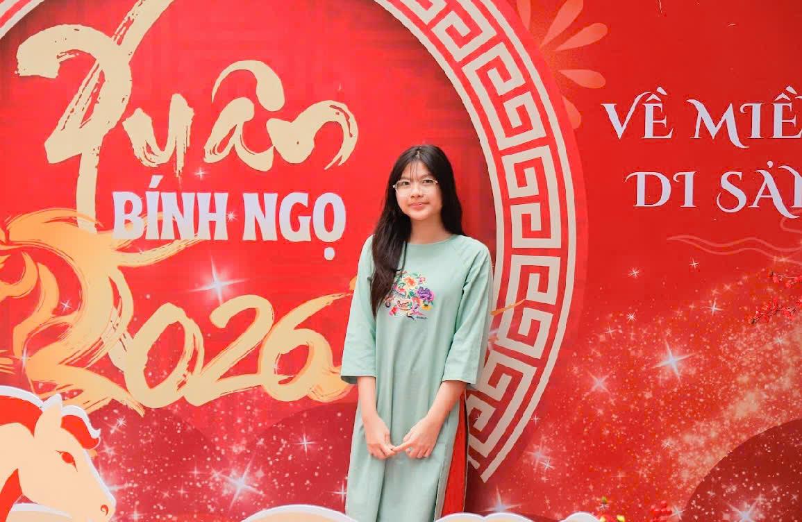 Vẻ đẹp tà áo dài đầu xuân