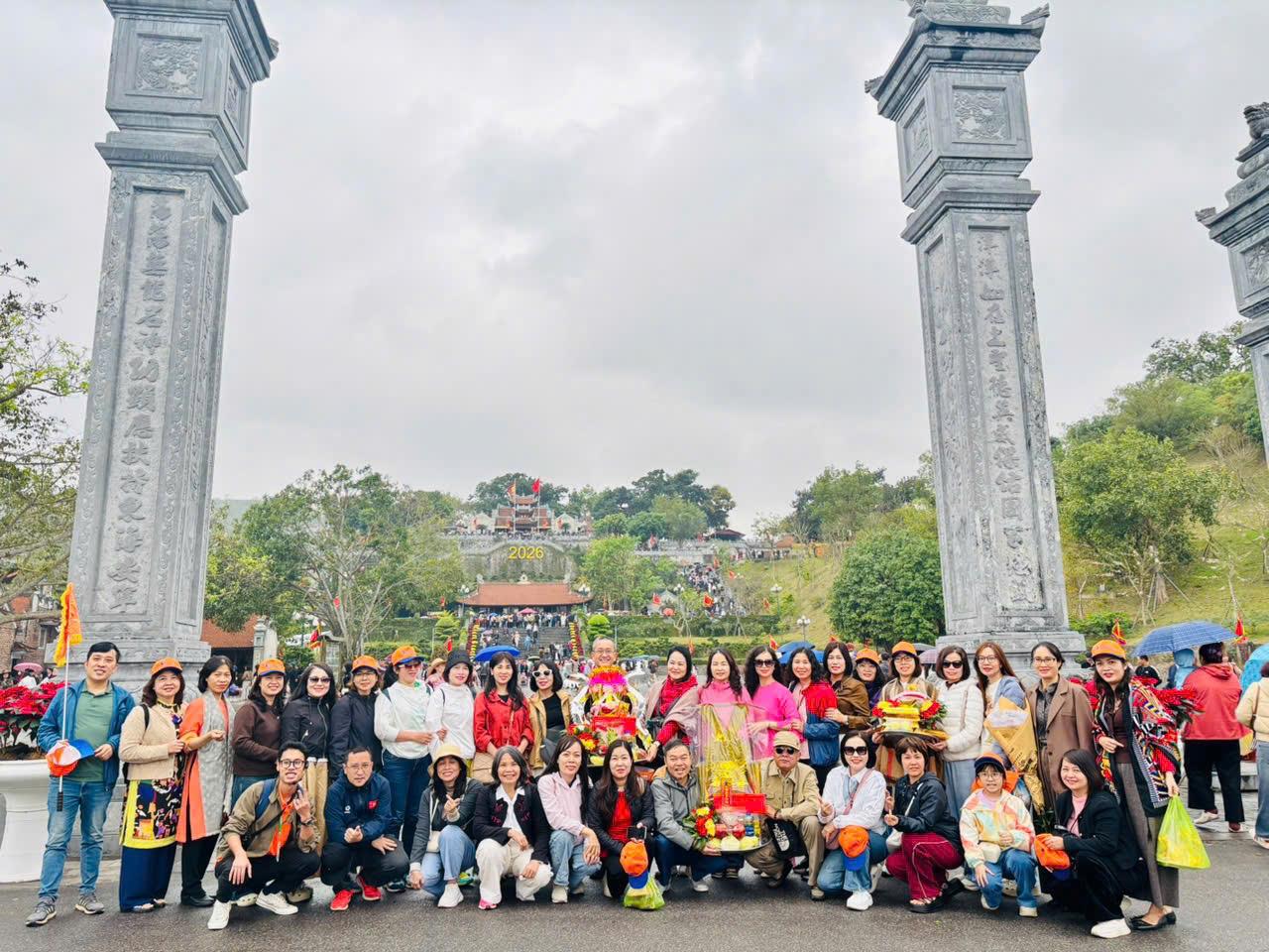 Chuyến du xuân của cán bộ, giáo viên trường THCS Thăng Long