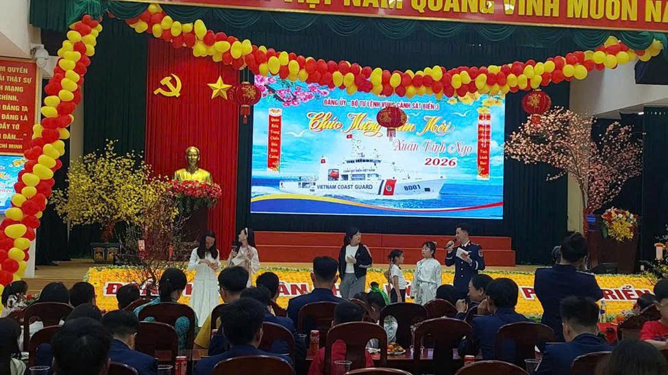 Đón Tết cùng người lính biển