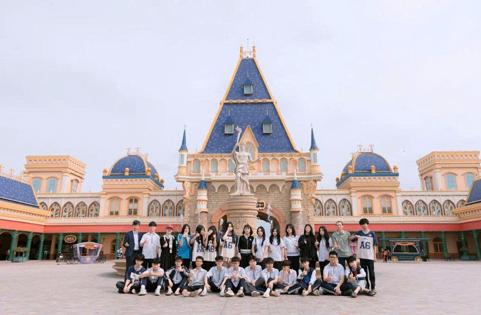 Trải nghiệm đáng nhớ của lớp 9A6 tại VinWonders Vũ Yên