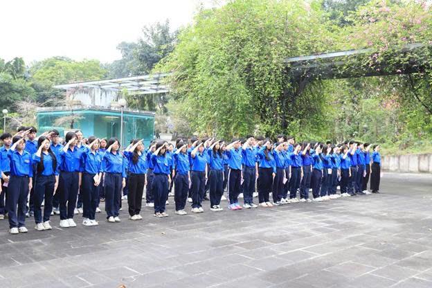 Tháng ba xanh – Nơi ước mơ nảy mầm dưới mái trường Thăng Long