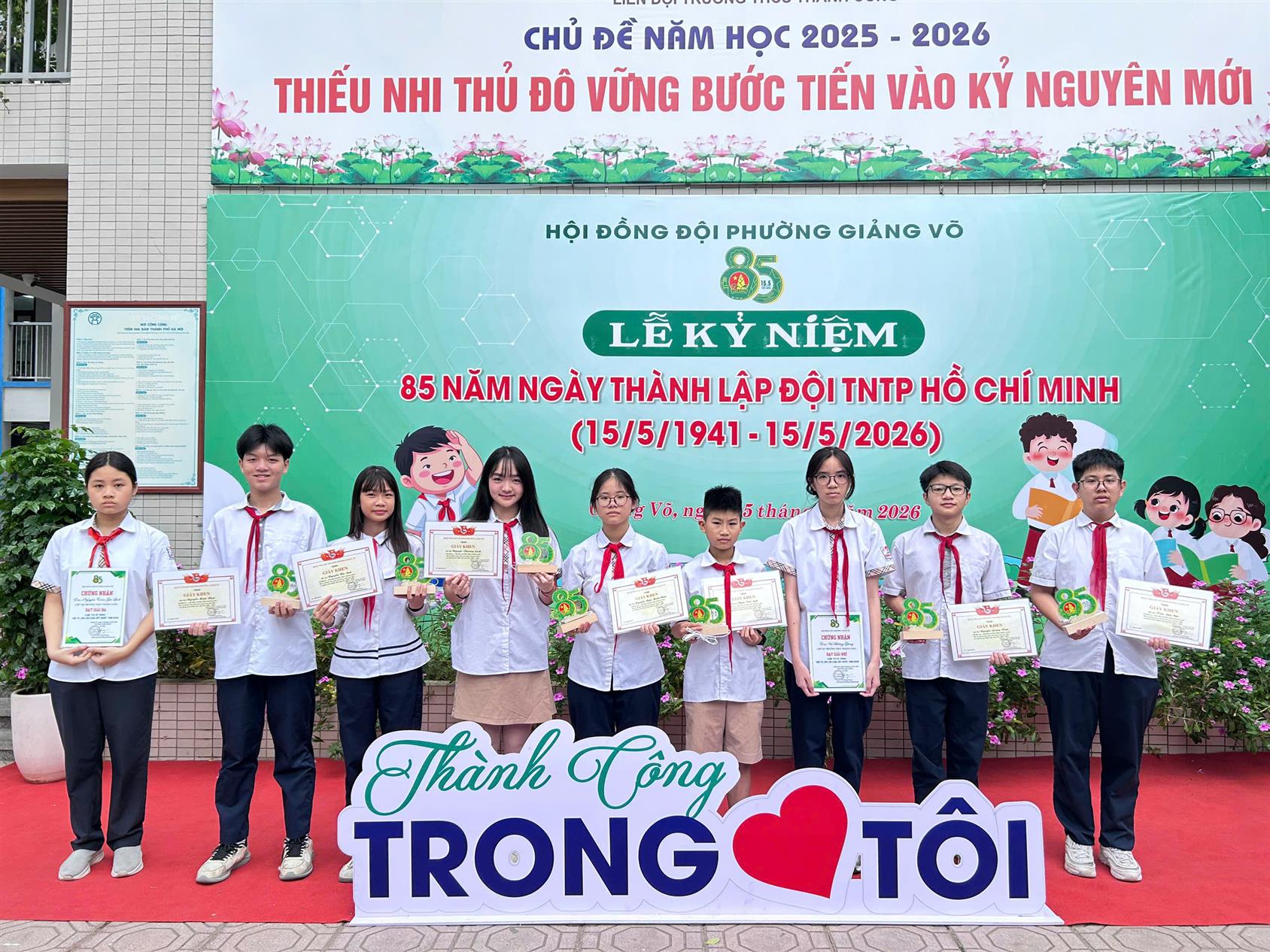 Chúc mừng những thành tích tự hào của thầy và trò trường THCS Thăng Long