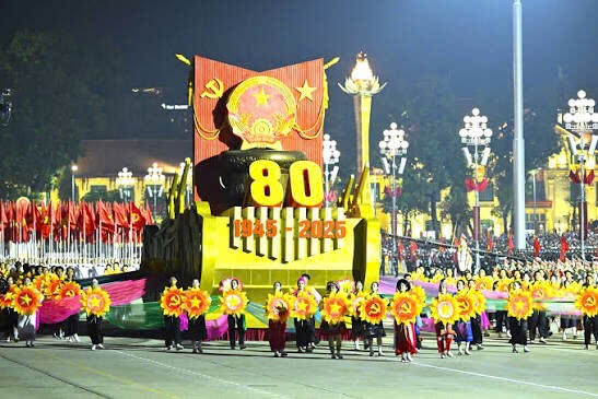 A group of people in a paradeAI-generated content may be incorrect.