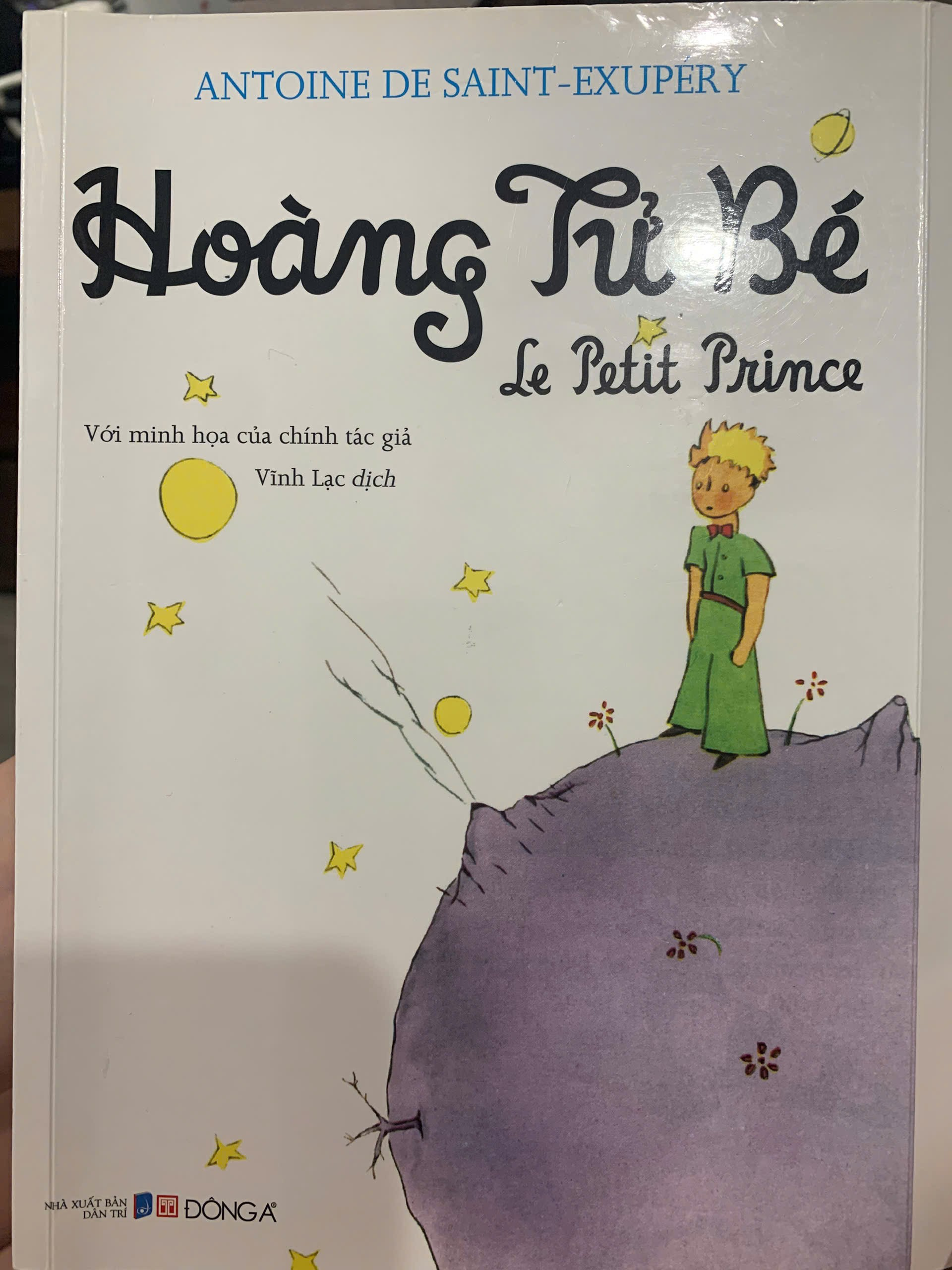 A book cover with a little prince on it

Description automatically generated